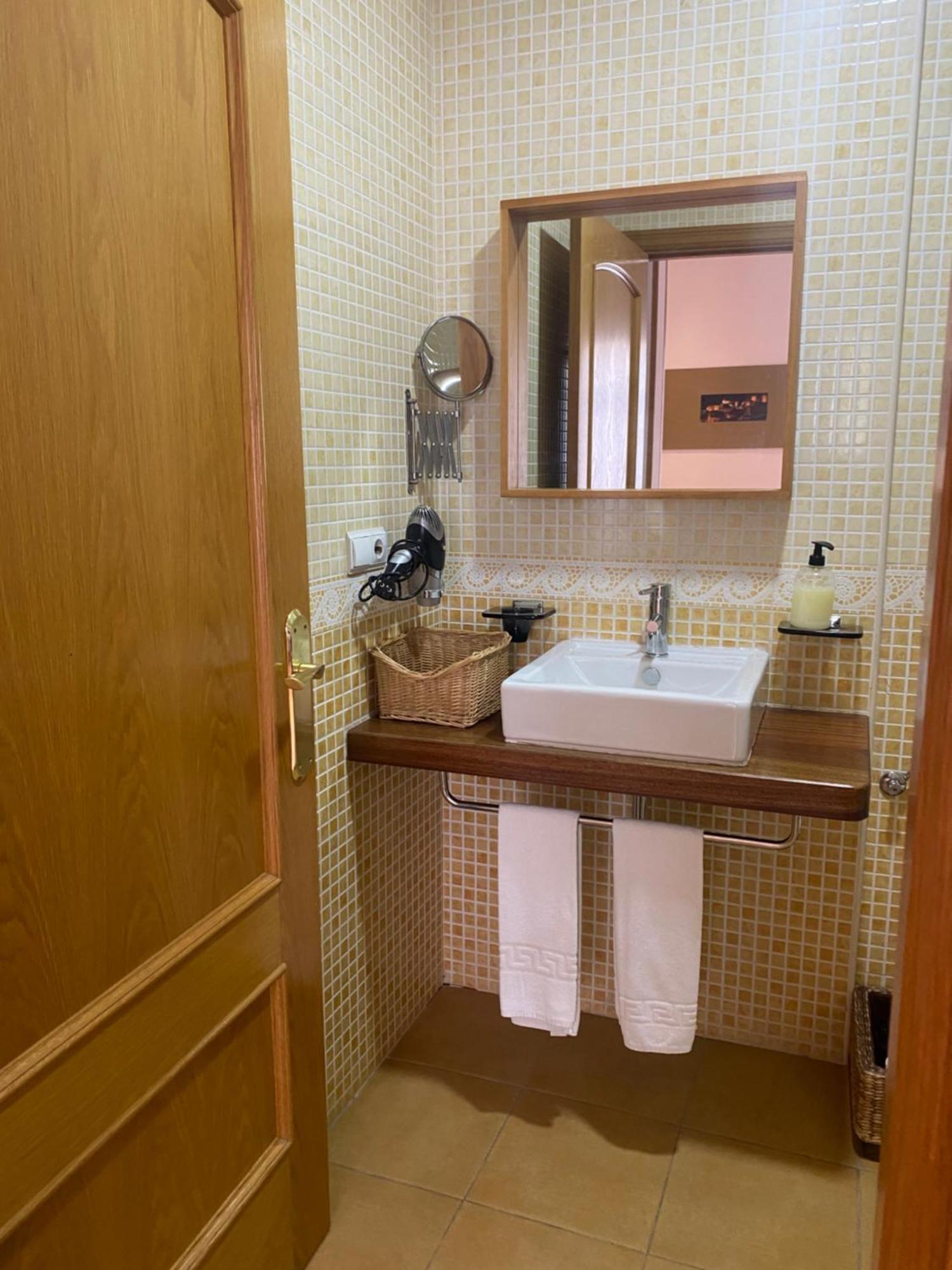 Apartamentos Caces מראה חיצוני תמונה