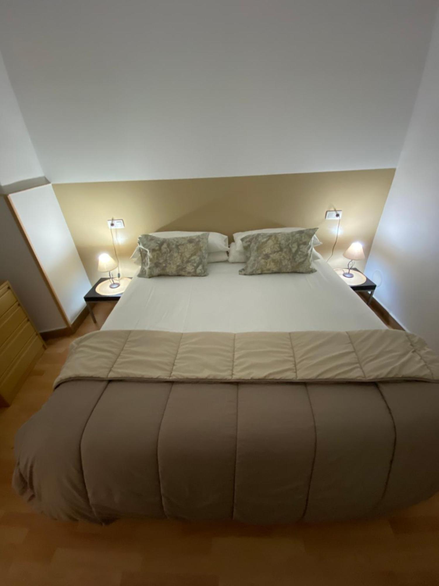Apartamentos Caces מראה חיצוני תמונה