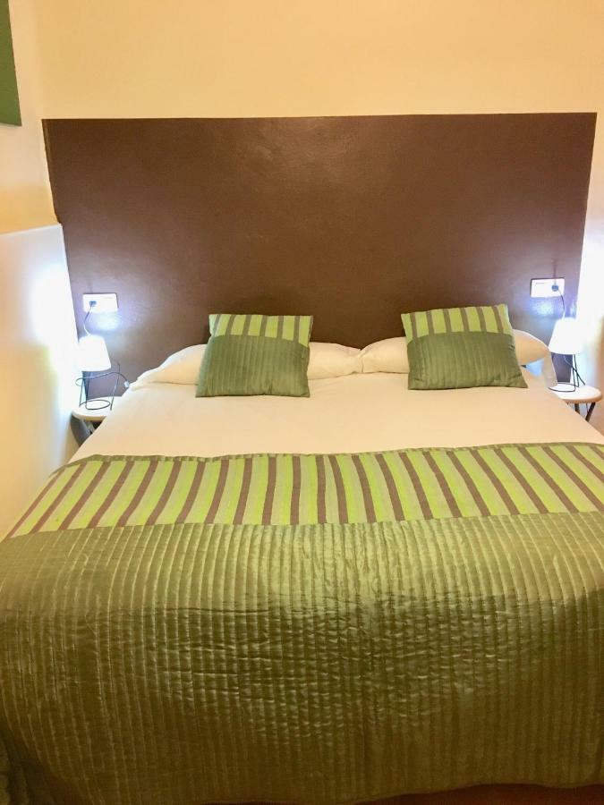 Apartamentos Caces מראה חיצוני תמונה